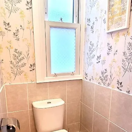 Hartoft St - 2 Bed Near River Holiday home *
