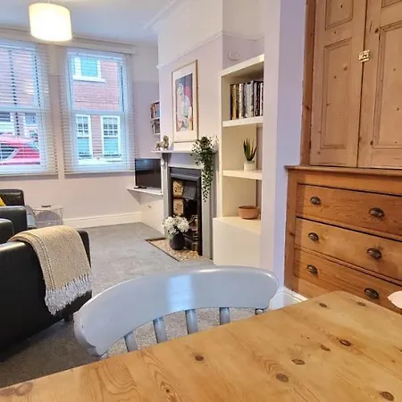 בית נופש Hartoft St - 2 Bed Near River יורק