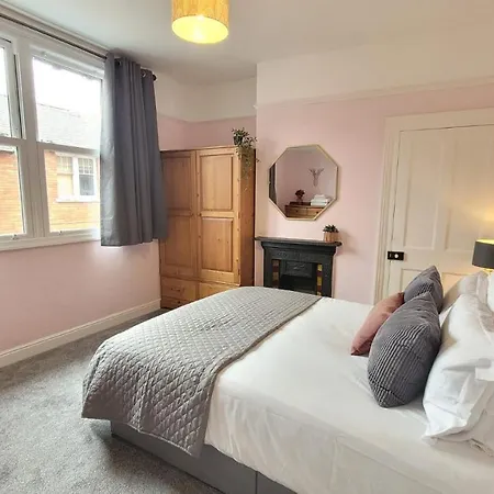 Hartoft St - 2 Bed Near River Semesterbostad York