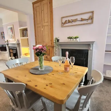 Semesterbostad Hartoft St - 2 Bed Near River *
