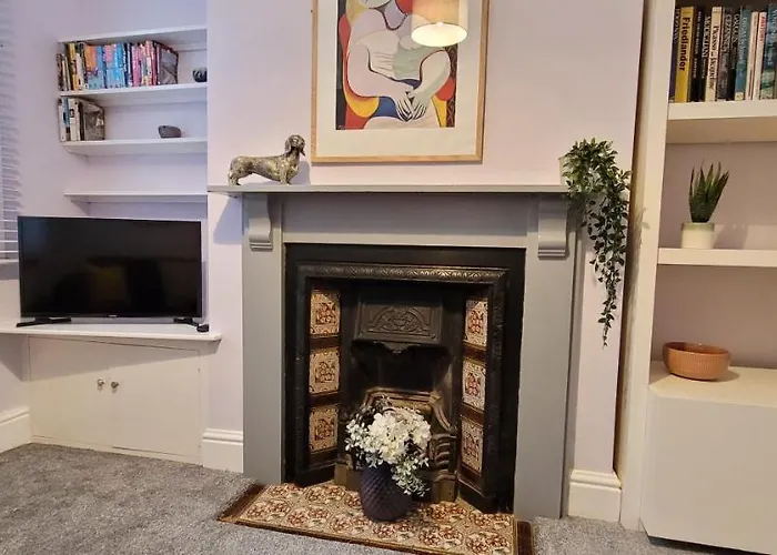 Hartoft St - 2 Bed Near River