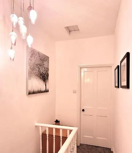 Hartoft St - 2 Bed Near River