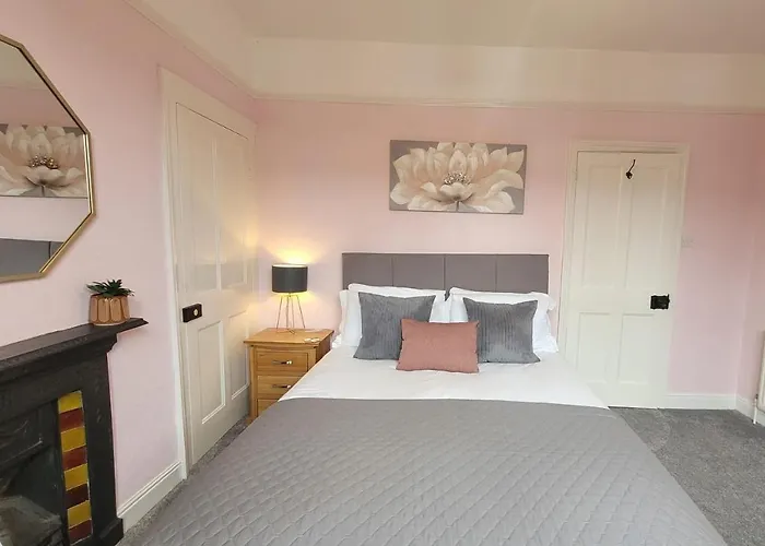 Hartoft St - 2 Bed Near River Casa de Férias *