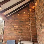 Hartoft St - 2 Bed Near River * York