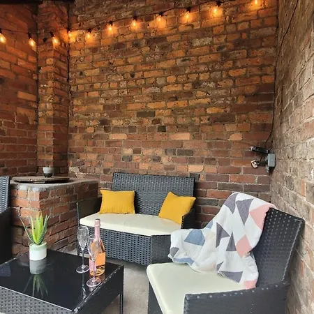 Hartoft St - 2 Bed Near River * York