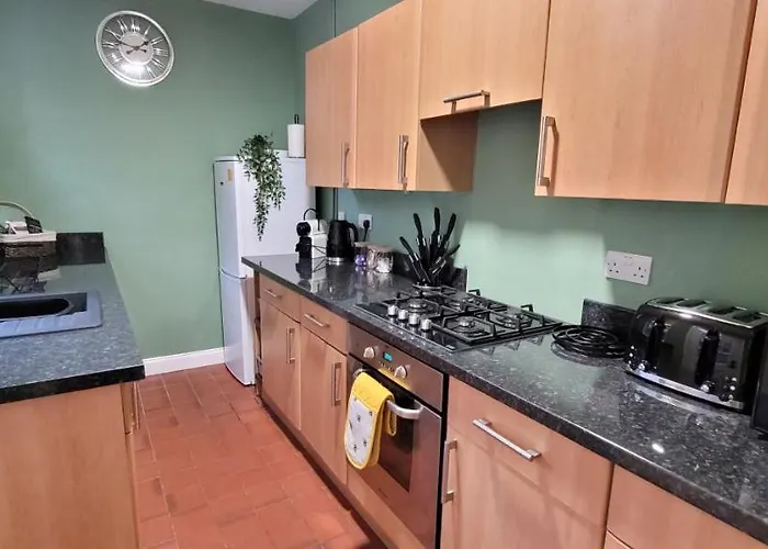 Hartoft St - 2 Bed Near River *